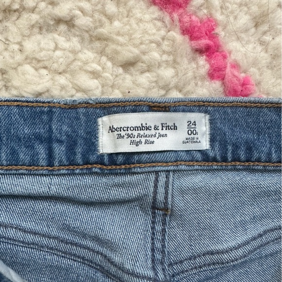 Abercrombie The 90’s Relaxed Jeans - size 00 / 24 - Picture 2 of 2